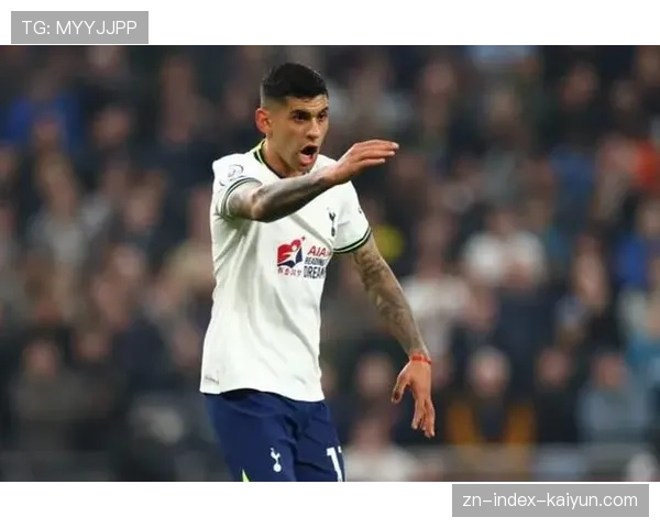 罗梅罗蹬踏犯规染红，热刺十人应战客场不敌曼联